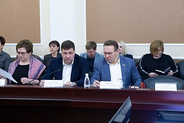 Плюс 28 млрд к доходам и расходам